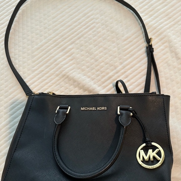Michael Kors Sutton Black Handbag - Picture 2 of 5
